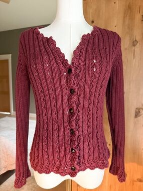 Burgundy Scalloped Knit Cardigan | Romantic Textured Button Sweater Size S
